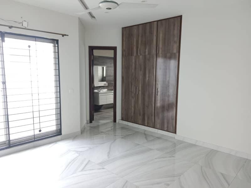 One Kanal Slightly Used Upper Portion For Rent In Phase 1, DHA, 0