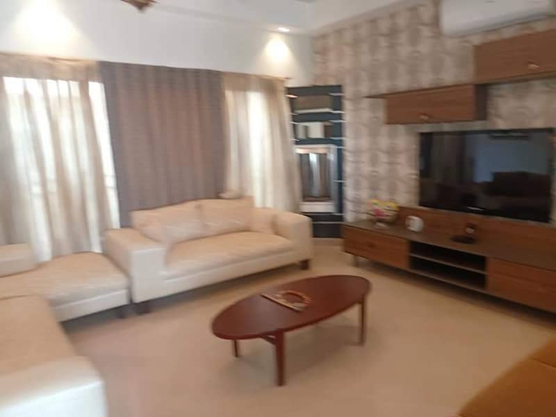 1kanal full furnished uper portion for rent in DHA for short long time 1