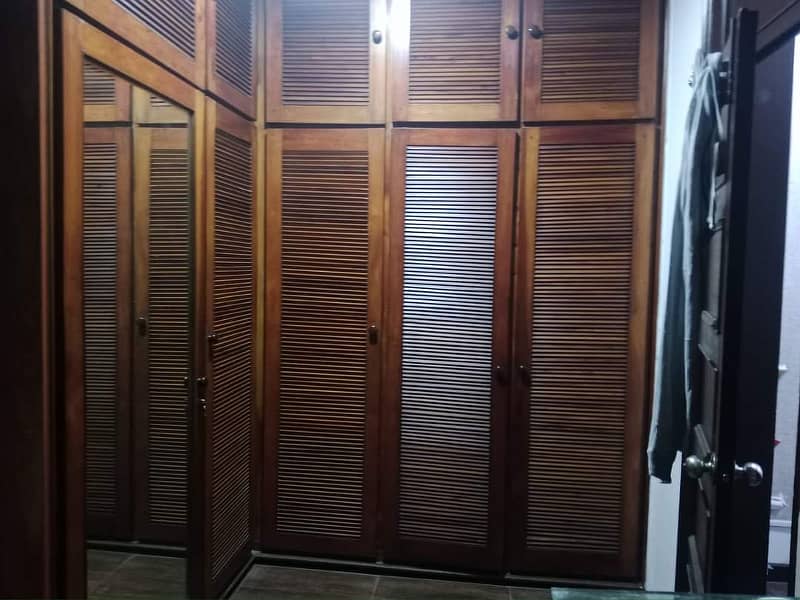 1kanal full furnished uper portion for rent in DHA for short long time 34
