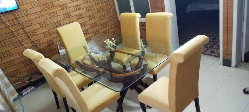 6 chairs with dining in excellent condition 1