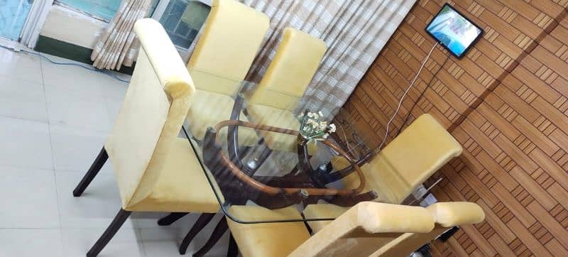 6 chairs with dining in excellent condition 2