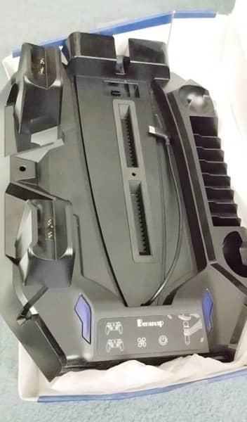 PS5 cooling station with dual controller charger 5