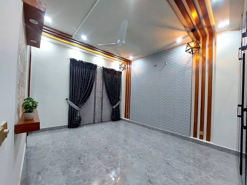 10 Marla House For Rent In Ghaznavi Block Bahria Town Lahore 1