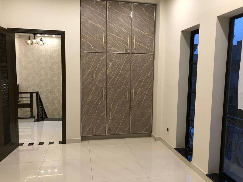 10 Marla House Available For Rent in Gulbahar Block Bahria Town Lahore 42
