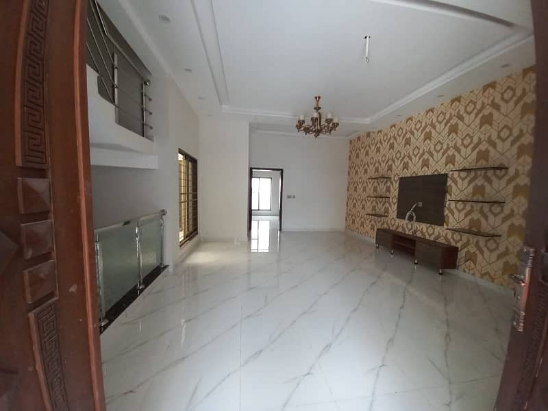 8 Marla House Available For Rent In Umar Block Bahria Town Lahore 1