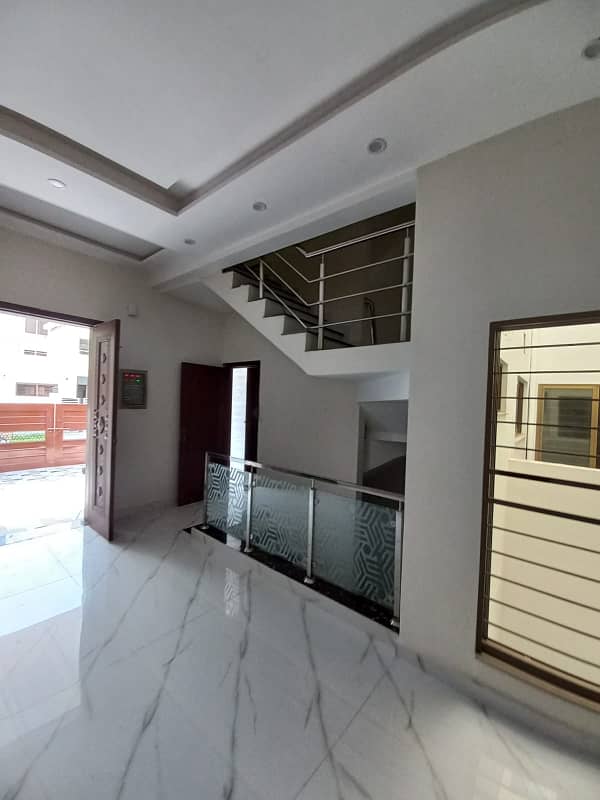 8 Marla House Available For Rent In Umar Block Bahria Town Lahore 2