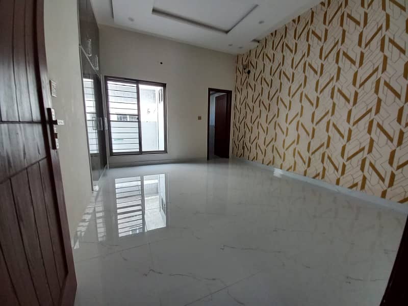 8 Marla House Available For Rent In Umar Block Bahria Town Lahore 8