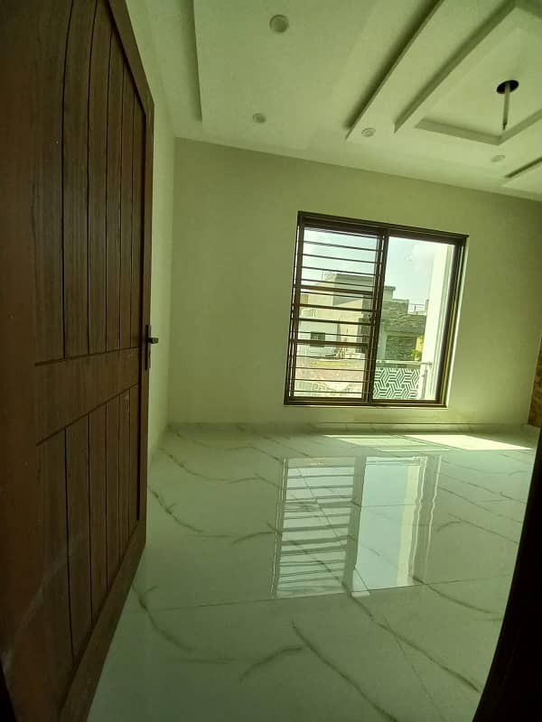 8 Marla House Available For Rent In Umar Block Bahria Town Lahore 10