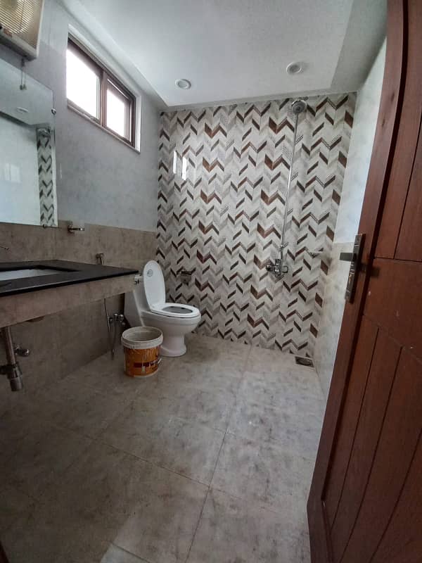 8 Marla House Available For Rent In Umar Block Bahria Town Lahore 11