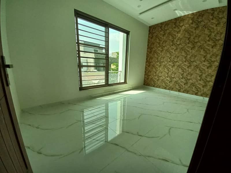 8 Marla House Available For Rent In Umar Block Bahria Town Lahore 17