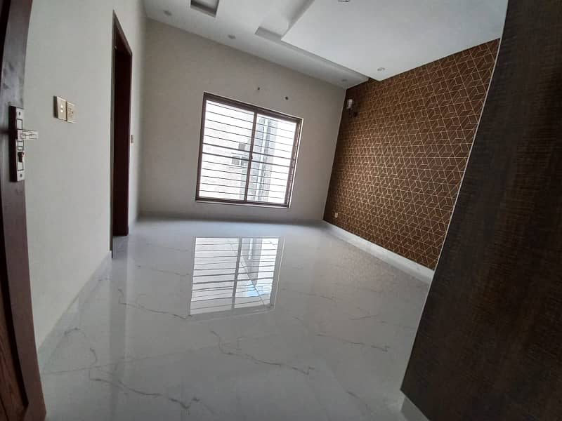 8 Marla House Available For Rent In Umar Block Bahria Town Lahore 18