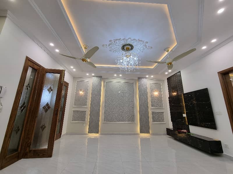 10 Marla BRAND NEW FIRST ENTERY FACING PARK double storey luxery leatest modern stylish house available for sale in valancia town lahore by fast property services real estate and builders lahore with original pics 7