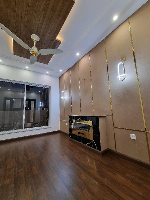 10 Marla BRAND NEW FIRST ENTERY FACING PARK double storey luxery leatest modern stylish house available for sale in valancia town lahore by fast property services real estate and builders lahore with original pics 9