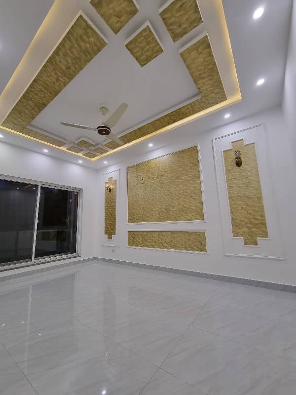 10 Marla BRAND NEW FIRST ENTERY FACING PARK double storey luxery leatest modern stylish house available for sale in valancia town lahore by fast property services real estate and builders lahore with original pics 17