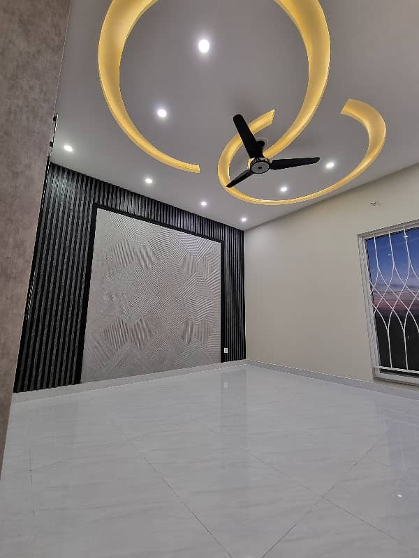 10 Marla BRAND NEW FIRST ENTERY FACING PARK double storey luxery leatest modern stylish house available for sale in valancia town lahore by fast property services real estate and builders lahore with original pics 20