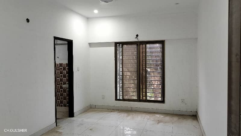 4 BED DRAWING DINNING BRAND NEW WEST OPEN FLAT FOR RENT IN JAUHAR 4