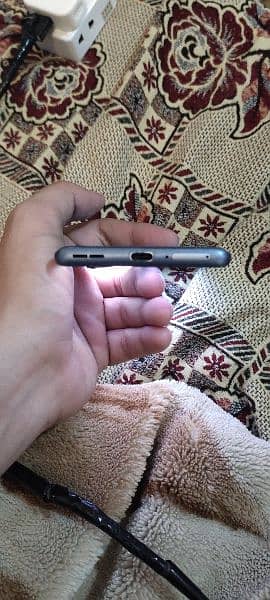 OnePlus 8 5g UW waterproof in genuine condition 4
