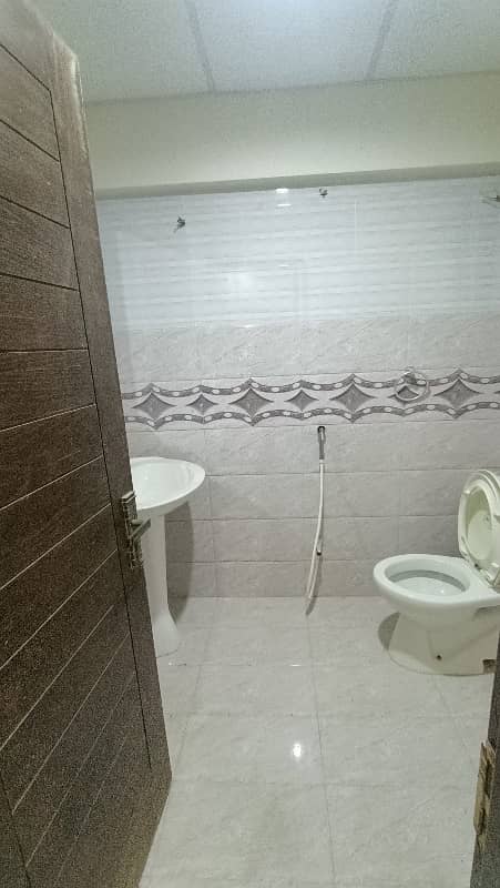 3 bed DD Flat Available For Sale in Gulistan e jauhar 23
