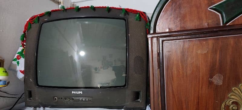 fully ok good condition tv 21 inch. . oregnal tv 1