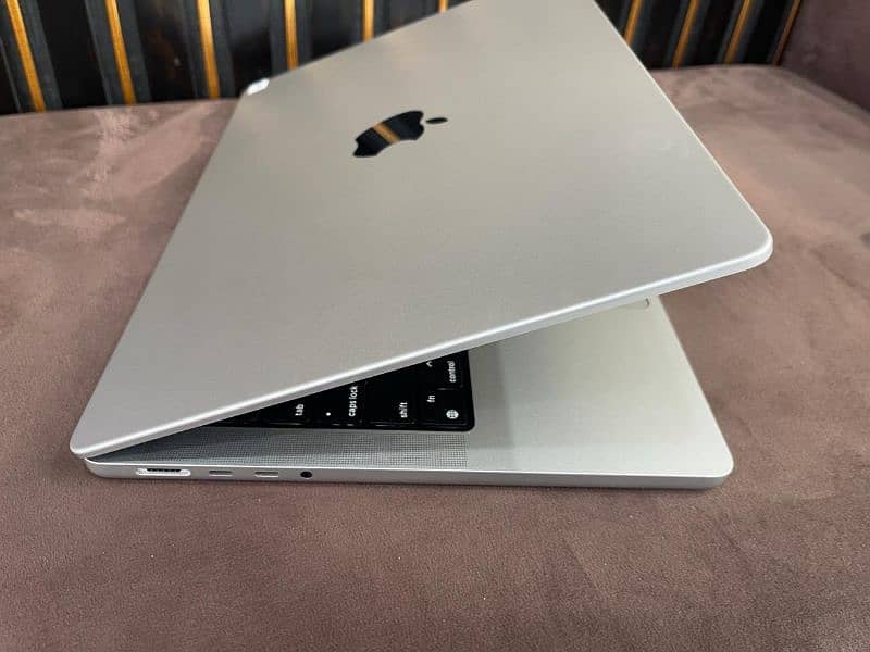 Macbook Pro M1 2021 14 Inch 32 Gb Ram 512 Gb Ssd 1