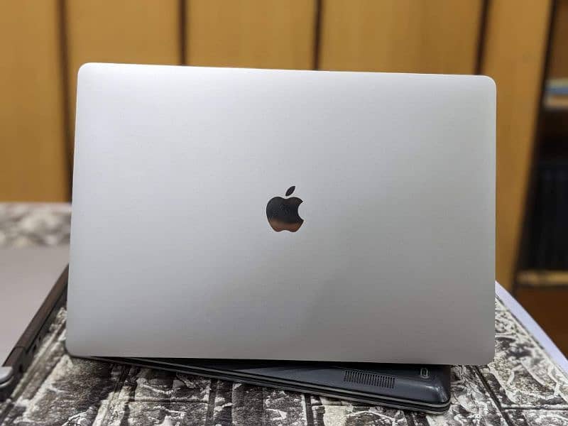 MACBOOK PRO 2017 (AVAILABLE IN BEST PRICE ) 4