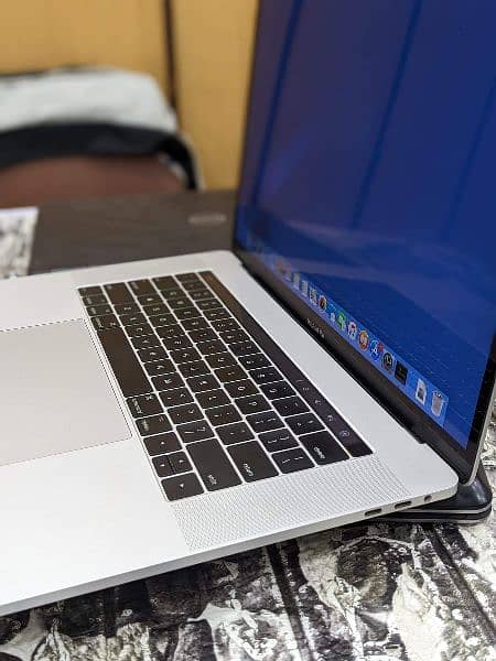 MACBOOK PRO 2017 (AVAILABLE IN BEST PRICE ) 6