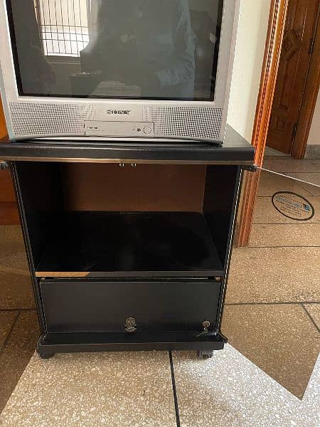 Sony wega TV with trolley 1