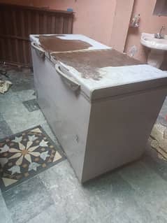 used waves deep freezer in just 39000 0