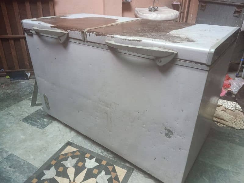 used waves deep freezer in just 39000 1
