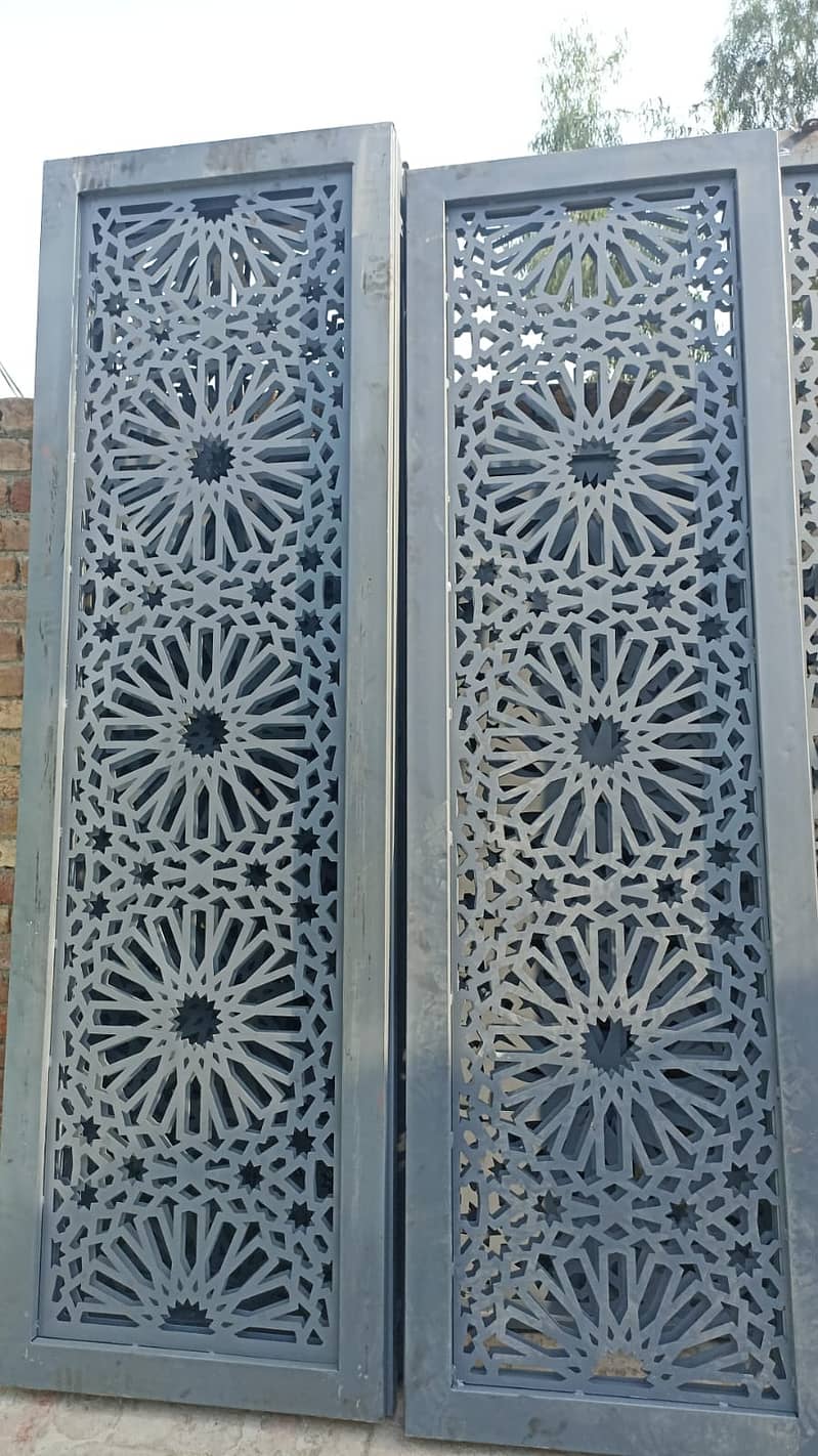 iron gate/Steel  Staiis /main gates/window's iron/steel door/frames 1