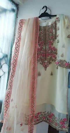 wedding  wear medium size one time used with two dubatas