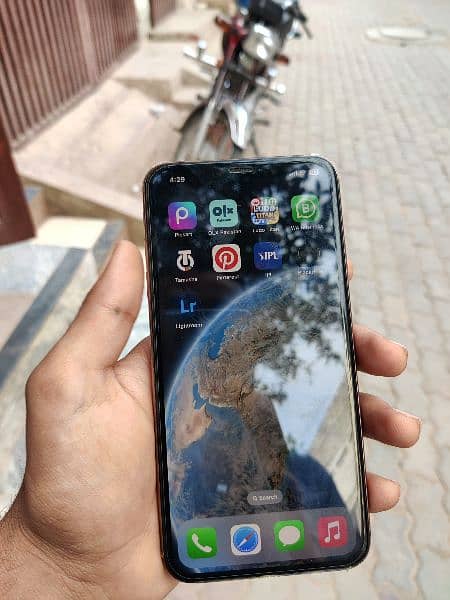 Iphone Xs max 256 Gb Pta approved 3