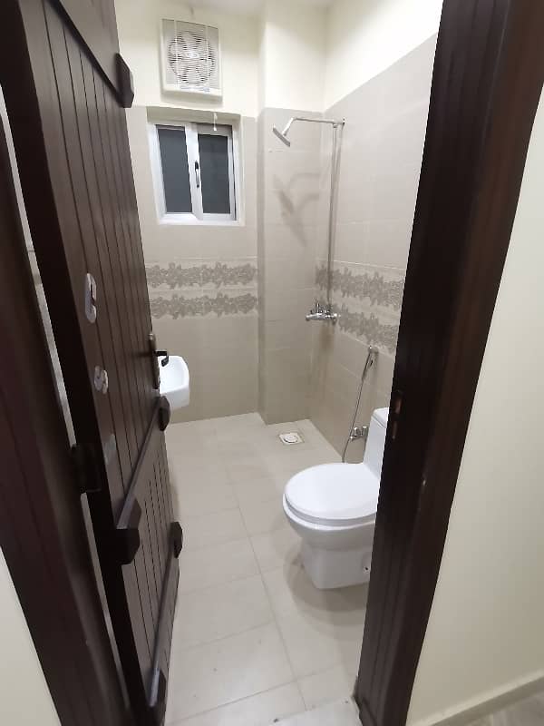 Flat Of 1200 Square Feet In Bahria Town Phase 8 - Sector E-1 For Rent 2