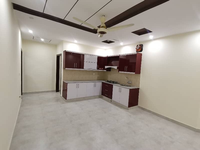 Flat Of 1200 Square Feet In Bahria Town Phase 8 - Sector E-1 For Rent 5