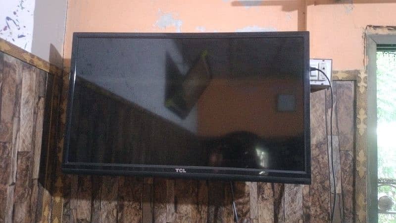 TCL LCD 32 Inch 0