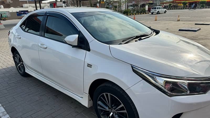 Toyota Corolla 1.6 Altis 2017 Face Lift 3