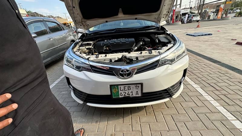 Toyota Corolla 1.6 Altis 2017 Face Lift 8