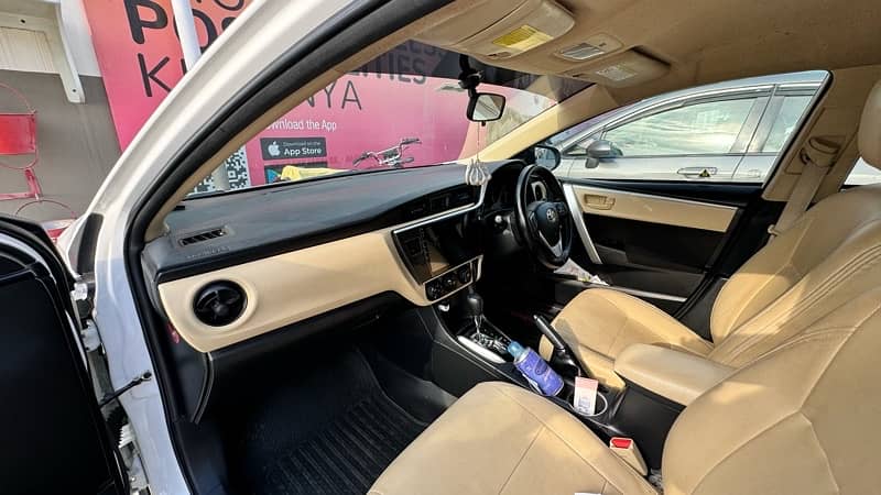 Toyota Corolla 1.6 Altis 2017 Face Lift 9