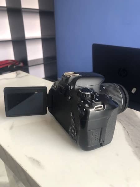 Canon EOS 650D camera with accessories 5