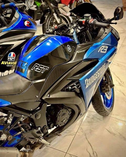 Yamaha R1 250cc heavy bike 1