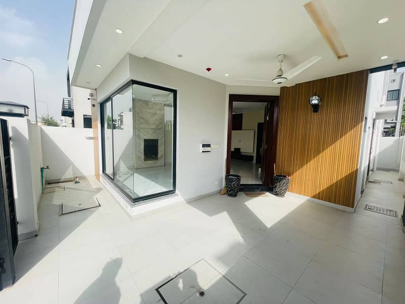 DESIGNER 5 MARLA HOUSE FOR SALE IN DHA LAHORE 3