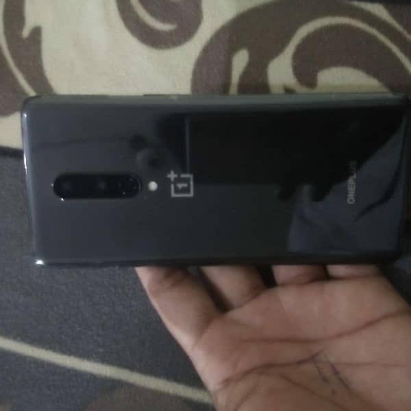 one plus 8 5G 8/128 . . read ad 3