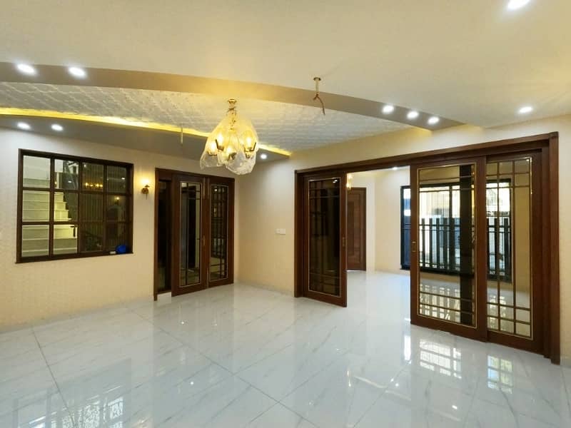 BRAND NEW 10 MARLA HOUSE In Allama Iqbal Town - Gulshan Block 8