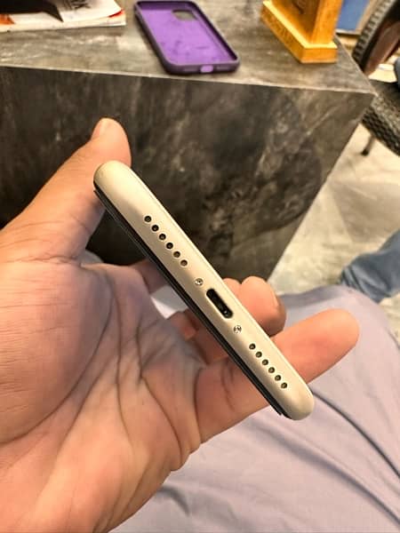 Iphone 11 (128GB) PTA Approved 1
