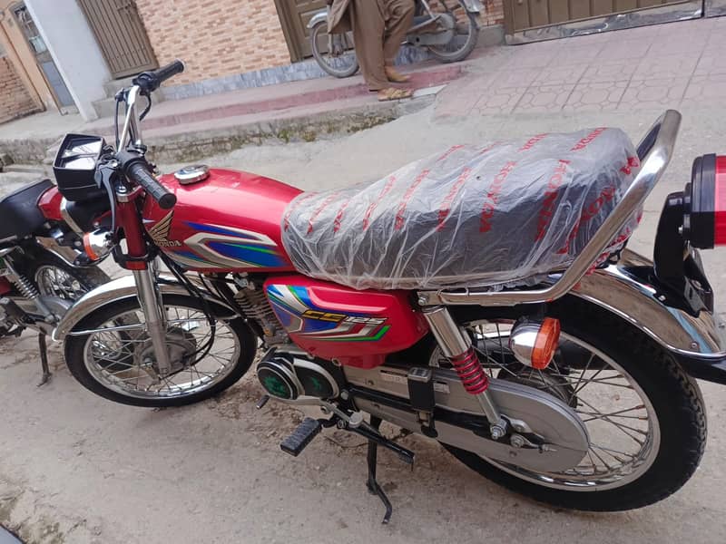 Honda 125 new condition applied for 4
