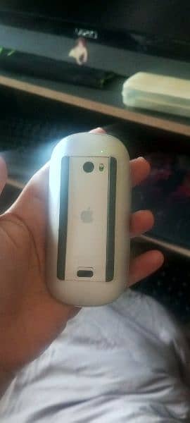 Mac mini late 2012 with final cut pro and Mac wireless mouse original 10