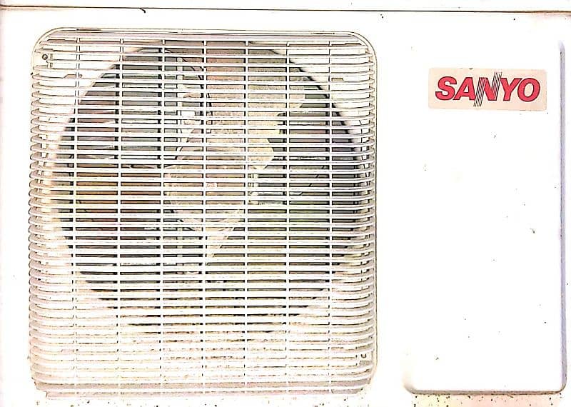 Sanyo 1 Ton AC for Sale 1