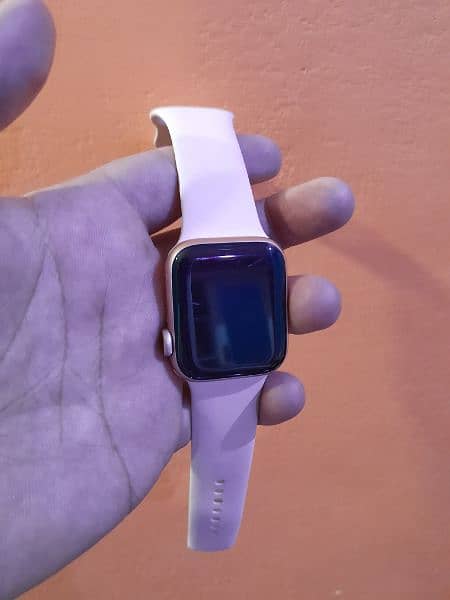 apple watch 8 series. 6 series. .  icloud hy dono masg sy pehly add pry 3