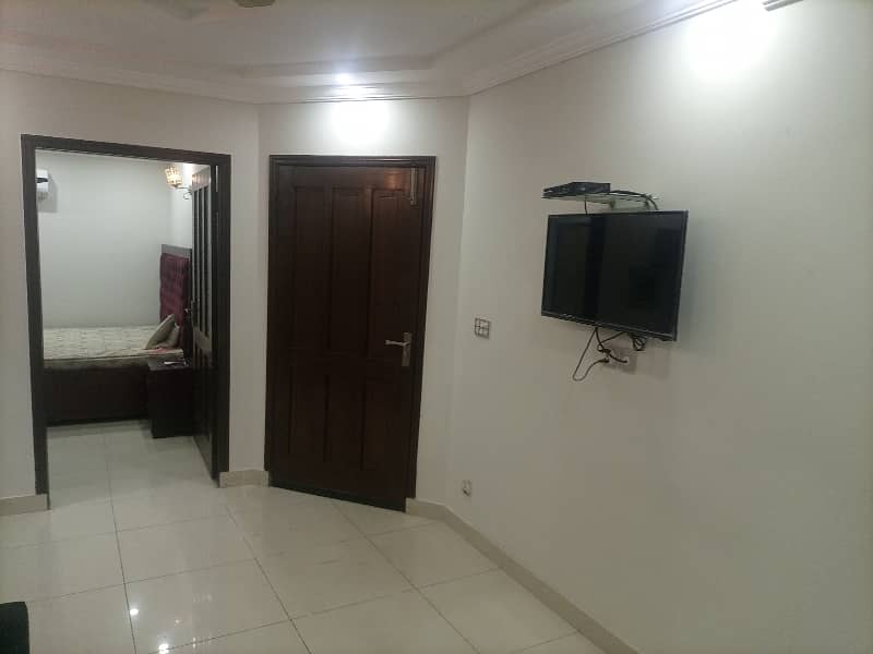 2 BED FULLY LUXURY AND FULLY FURNISH IDEAL LOCATION EXCELLENT FLAT FOR RENT IN BAHRIA TOWN LAHORE 11