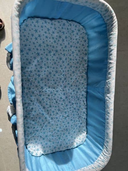Cool Baby Crib in excellent condition 6